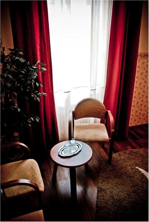 Hotel Arad Kültér fotó